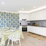 Ocean Garden Penthouse 1002 Апартаменти *